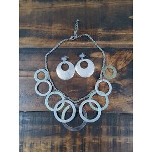 Matching Necklace & Earrings Silver Tone Circles‎